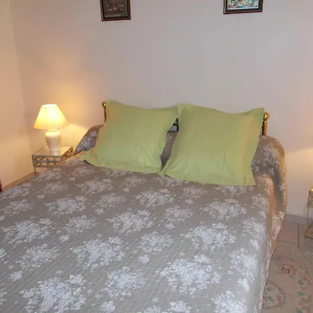Bed and Breakfast La Bourgade à Estréelles Chambre photo